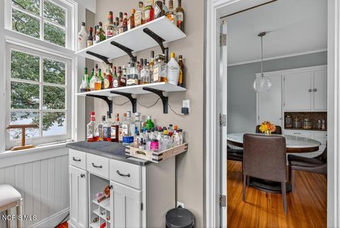 Tiny photo for 4215 River Road, Toledo, OH 43614 (MLS # 10005159)