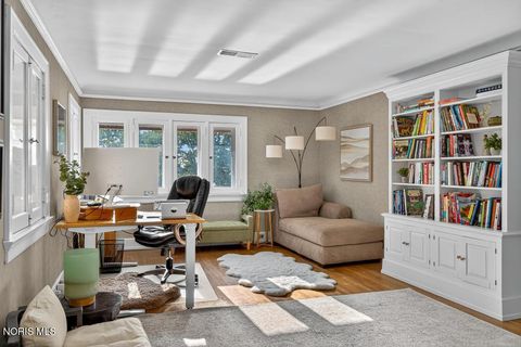 Tiny photo for 4215 River Road, Toledo, OH 43614 (MLS # 10005159)