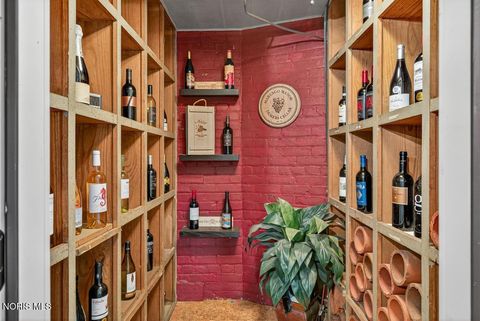 Tiny photo for 4215 River Road, Toledo, OH 43614 (MLS # 10005159)