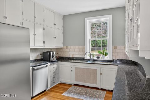 Tiny photo for 4215 River Road, Toledo, OH 43614 (MLS # 10005159)