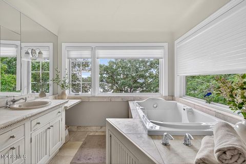 Tiny photo for 4215 River Road, Toledo, OH 43614 (MLS # 10005159)