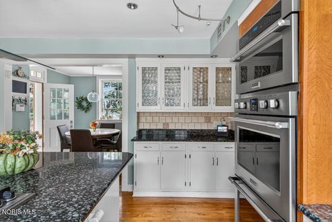 Tiny photo for 4215 River Road, Toledo, OH 43614 (MLS # 10005159)