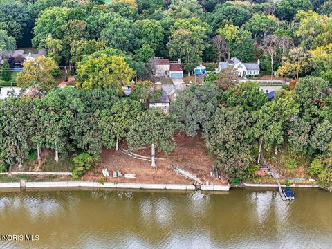 Tiny photo for 4215 River Road, Toledo, OH 43614 (MLS # 10005159)