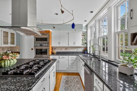 Tiny photo for 4215 River Road, Toledo, OH 43614 (MLS # 10005159)