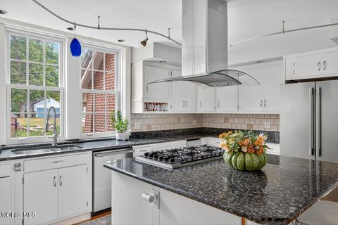 Tiny photo for 4215 River Road, Toledo, OH 43614 (MLS # 10005159)