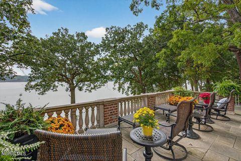 Tiny photo for 4215 River Road, Toledo, OH 43614 (MLS # 10005159)