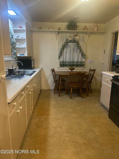 Tiny photo for 2636 Powhattan Parkway, Toledo, OH 43606 (MLS # 10001869)