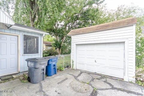 Tiny photo for 3863 Upton Avenue, Toledo, OH 43613 (MLS # 10010938)