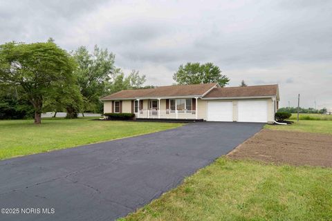 Photo of 6434 County Road 18, Findlay, OH 45840 (MLS # 10001103)