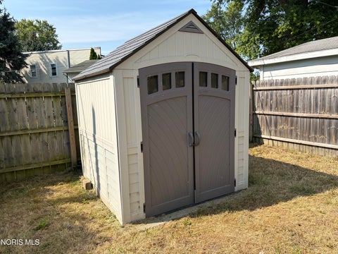 Tiny photo for 2460 Caledonia Street, Toledo, OH 43605 (MLS # 10011430)