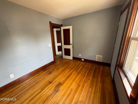 Tiny photo for 2460 Caledonia Street, Toledo, OH 43605 (MLS # 10011430)