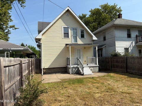 Tiny photo for 2460 Caledonia Street, Toledo, OH 43605 (MLS # 10011430)