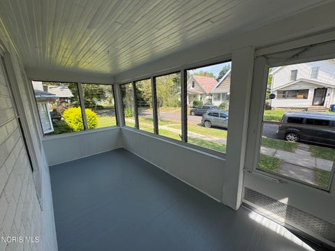 Tiny photo for 2460 Caledonia Street, Toledo, OH 43605 (MLS # 10011430)