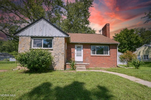 Photo of 4130 Dorchester Drive, Toledo, OH 43607 (MLS # 10012701)