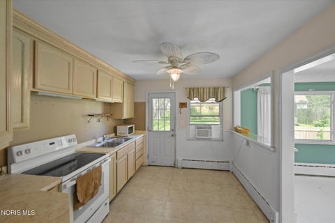 Tiny photo for 4130 Dorchester Drive, Toledo, OH 43607 (MLS # 10012701)