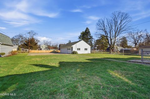Tiny photo for 333 W 7th St, Perrysburg, OH 43551 (MLS # 10005219)