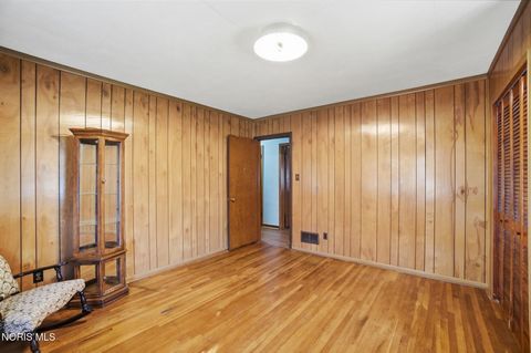 Tiny photo for 333 W 7th St, Perrysburg, OH 43551 (MLS # 10005219)