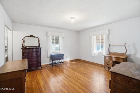 Tiny photo for 333 W 7th St, Perrysburg, OH 43551 (MLS # 10005219)