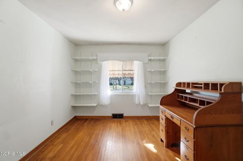 Tiny photo for 333 W 7th St, Perrysburg, OH 43551 (MLS # 10005219)