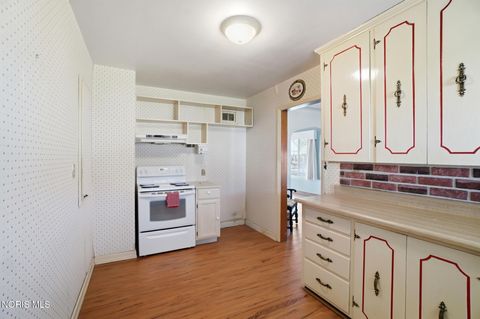 Tiny photo for 333 W 7th St, Perrysburg, OH 43551 (MLS # 10005219)