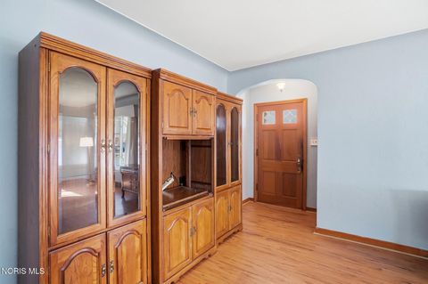 Tiny photo for 333 W 7th St, Perrysburg, OH 43551 (MLS # 10005219)