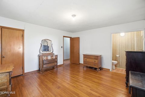 Tiny photo for 333 W 7th St, Perrysburg, OH 43551 (MLS # 10005219)