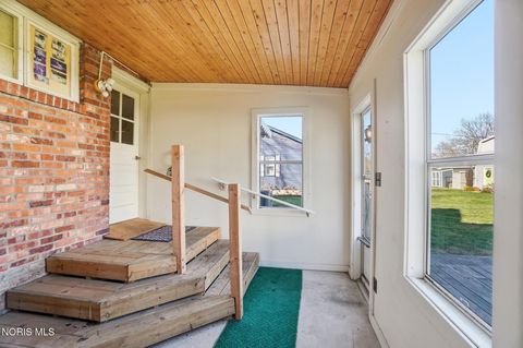 Tiny photo for 333 W 7th St, Perrysburg, OH 43551 (MLS # 10005219)