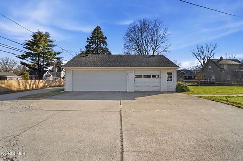 Tiny photo for 333 W 7th St, Perrysburg, OH 43551 (MLS # 10005219)