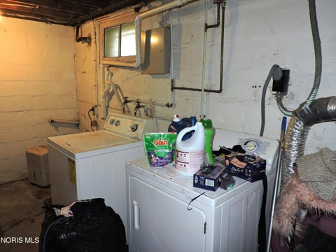 Tiny photo for 2001 Bakewell Street, Toledo, OH 43605 (MLS # 10012699)