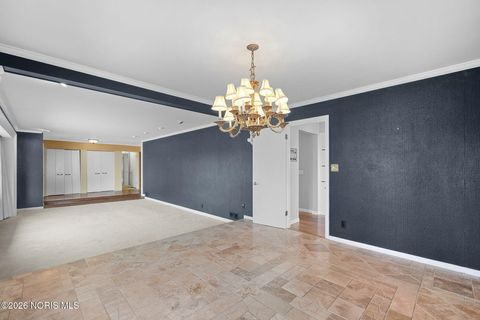 Tiny photo for 2833 Manchester Boulevard, Toledo, OH 43606 (MLS # 10002996)