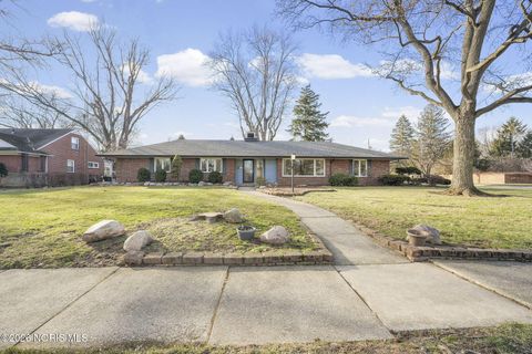 Photo of 2833 Manchester Boulevard, Toledo, OH 43606 (MLS # 10002996)