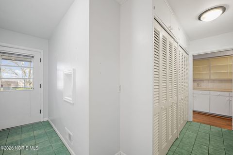 Tiny photo for 2833 Manchester Boulevard, Toledo, OH 43606 (MLS # 10002996)