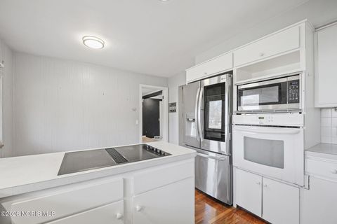 Tiny photo for 2833 Manchester Boulevard, Toledo, OH 43606 (MLS # 10002996)