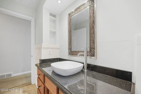 Tiny photo for 2833 Manchester Boulevard, Toledo, OH 43606 (MLS # 10002996)