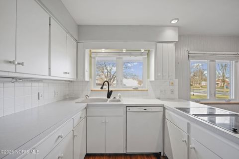 Tiny photo for 2833 Manchester Boulevard, Toledo, OH 43606 (MLS # 10002996)