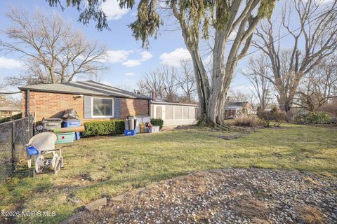 Tiny photo for 2833 Manchester Boulevard, Toledo, OH 43606 (MLS # 10002996)