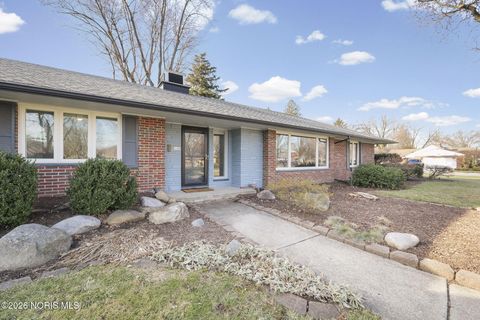 Tiny photo for 2833 Manchester Boulevard, Toledo, OH 43606 (MLS # 10002996)