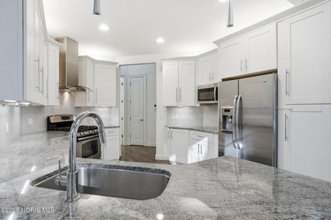 Tiny photo for 1802 Deer Trail Drive, Toledo, OH 43615 (MLS # 10000843)