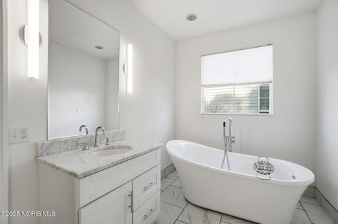 Tiny photo for 1802 Deer Trail Drive, Toledo, OH 43615 (MLS # 10000843)