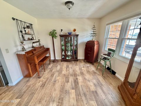 Tiny photo for 701 W Brentwood Drive, Gibsonburg, OH 43431 (MLS # 10005770)