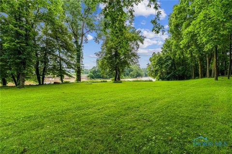 Tiny photo for 106 Sycamore Woods Lane, Tiffin, OH 44883 (MLS # 10009937)
