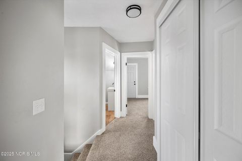 Tiny photo for 1207 E Broadway Street, Toledo, OH 43605 (MLS # 10000303)