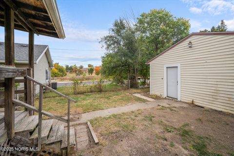 Tiny photo for 1207 E Broadway Street, Toledo, OH 43605 (MLS # 10000303)