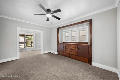 Tiny photo for 1207 E Broadway Street, Toledo, OH 43605 (MLS # 10000303)