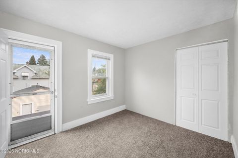 Tiny photo for 1207 E Broadway Street, Toledo, OH 43605 (MLS # 10000303)