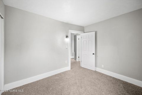 Tiny photo for 1207 E Broadway Street, Toledo, OH 43605 (MLS # 10000303)