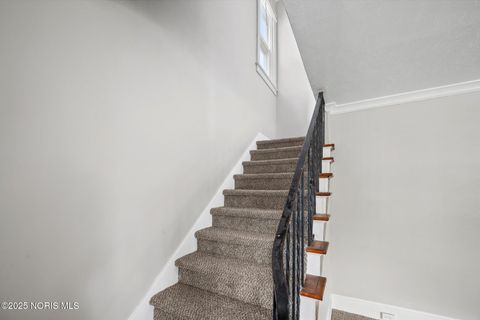 Tiny photo for 1207 E Broadway Street, Toledo, OH 43605 (MLS # 10000303)