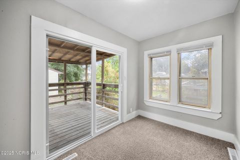 Tiny photo for 1207 E Broadway Street, Toledo, OH 43605 (MLS # 10000303)