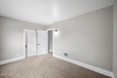 Tiny photo for 1207 E Broadway Street, Toledo, OH 43605 (MLS # 10000303)
