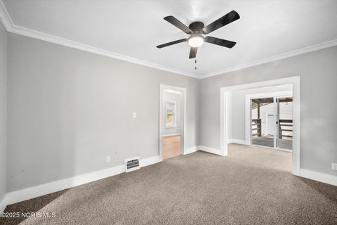 Tiny photo for 1207 E Broadway Street, Toledo, OH 43605 (MLS # 10000303)
